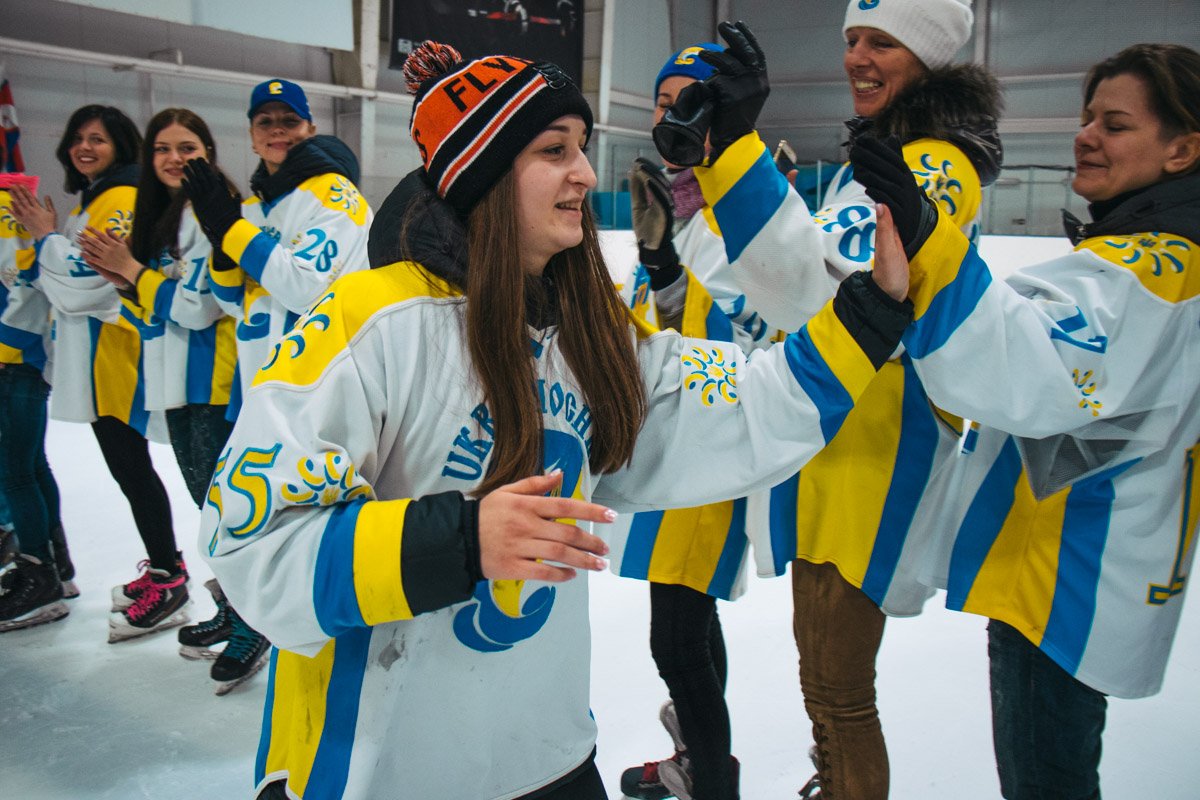 Традиционное приветствие между командами Традиционное приветствие между командами