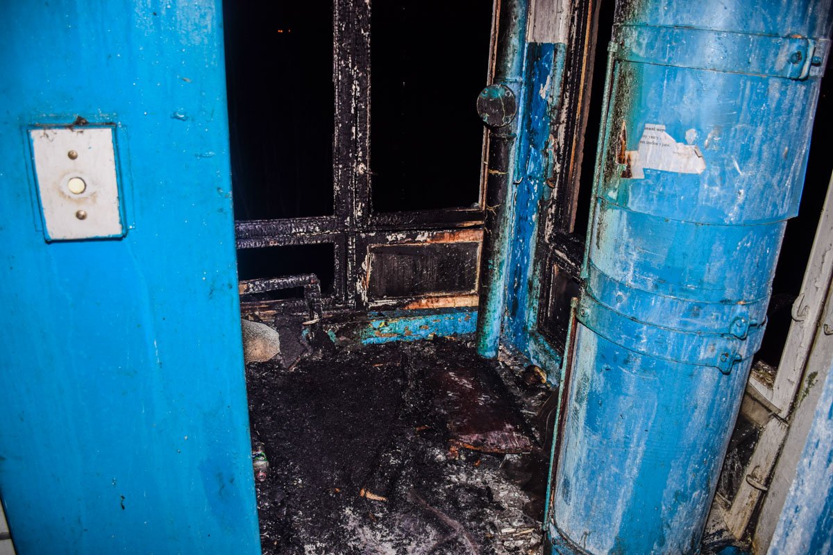 Горел строительный мусор Горел строительный мусор