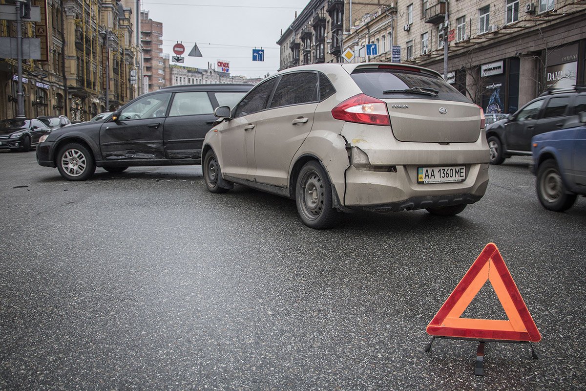 По словам патрульных, ZAZ Forza ехал на красный цвет По словам патрульных, ZAZ Forza ехал на красный цвет
