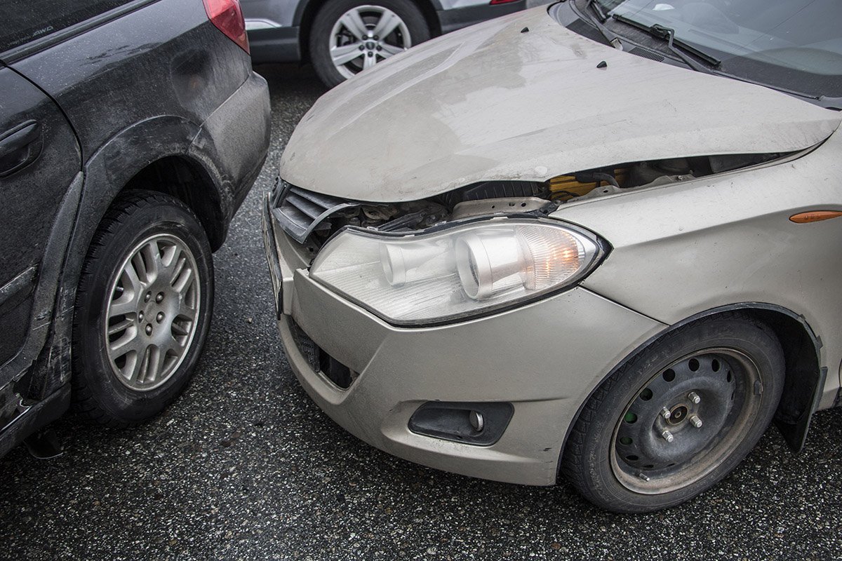 Автомобили не сильно пострадали Автомобили не сильно пострадали