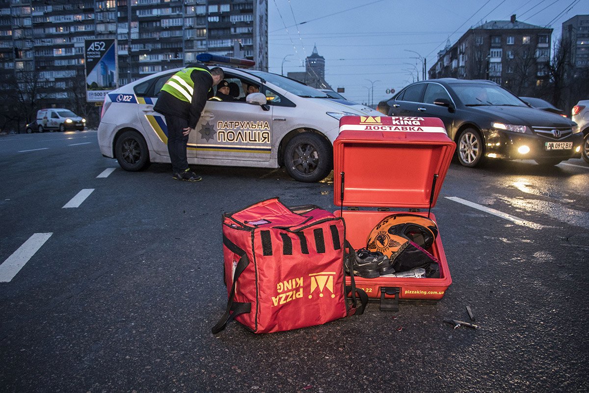 Пострадавшему 20-25 лет на вид Пострадавшему 20-25 лет на вид