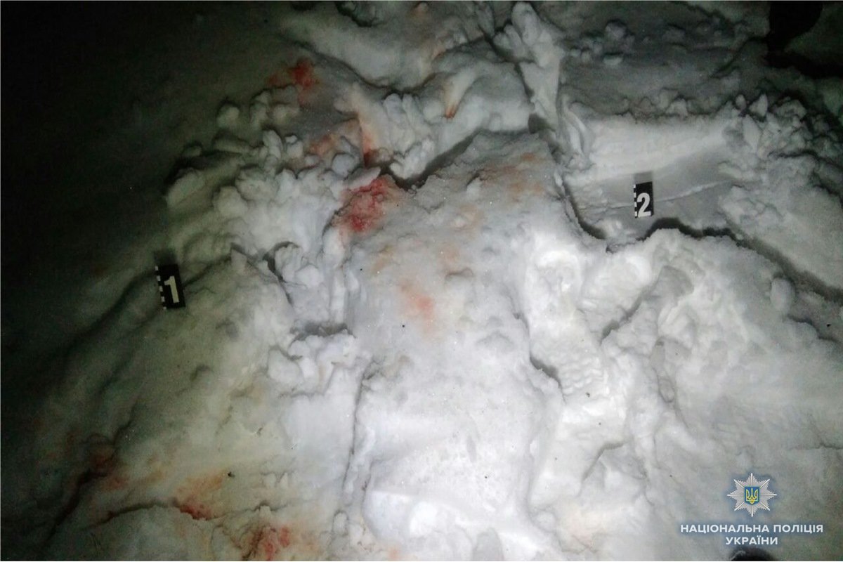 Зарезанного мужчину обнаружили прохожие 