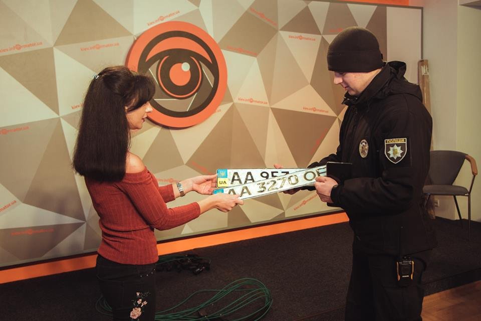 Редакция Информатора вызвала патрульную службу, чтобы передать находку