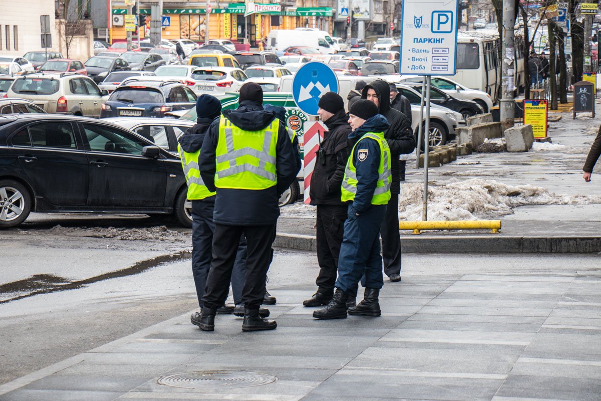За ходом мирного митинга наблюдала патрульная полиция