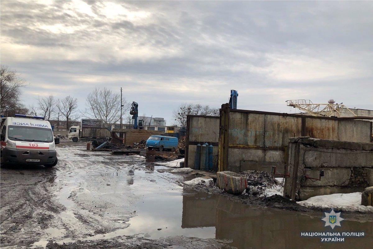 Труп младенцы нашел сотрудник завода