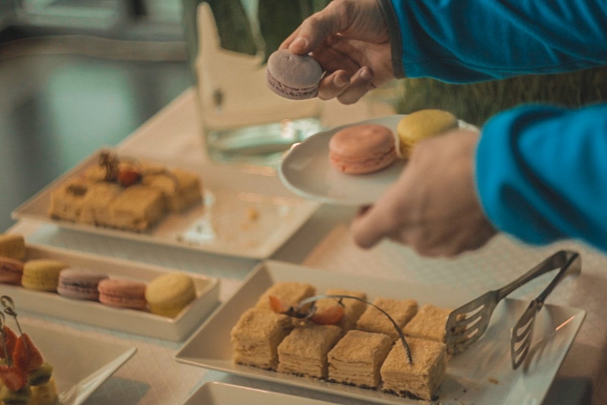 Также все желающие могли порадовать себя сладостями 