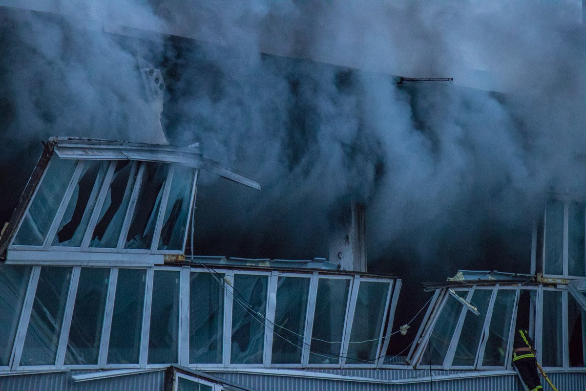 Площадь пожара - 800 квадратных метров