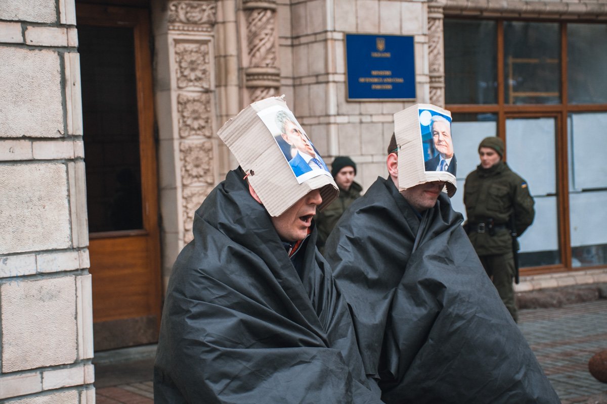 Участники митинга переоделись в Министров