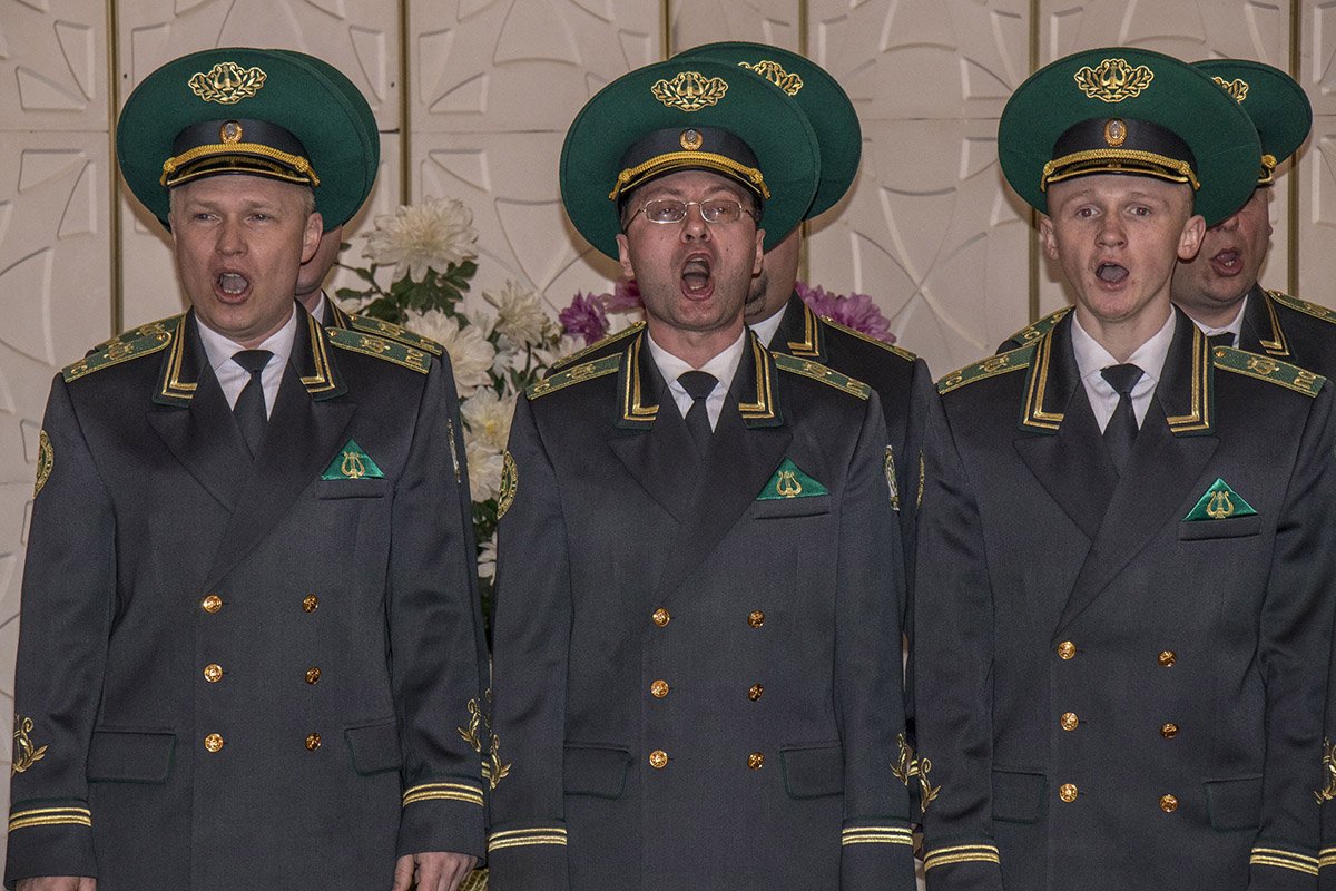 Пограничники спели песню в честь этого праздника Пограничники спели песню в честь этого праздника