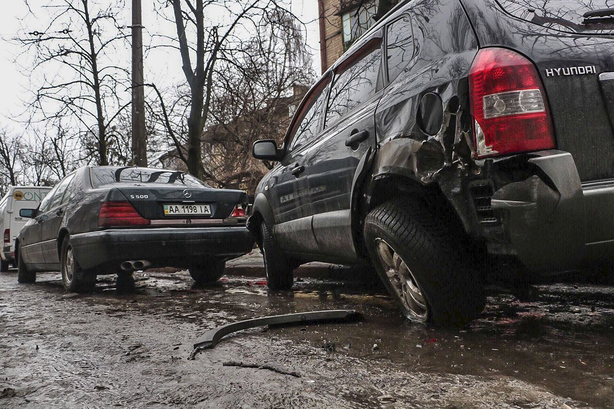 Водителю Mitsubishi Outlander стало плохо за рулем автомобиля Водителю Mitsubishi Outlander стало плохо за рулем автомобиля