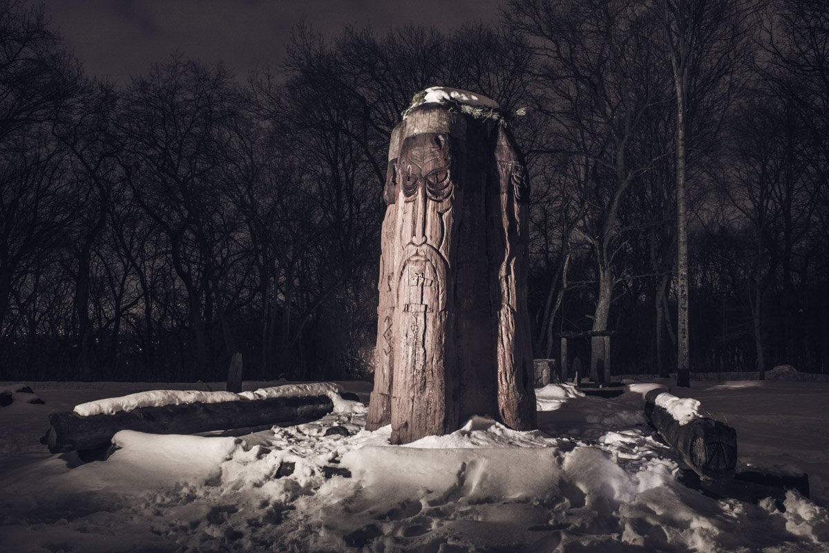 Угрюмый Перун следит за каждым из нас