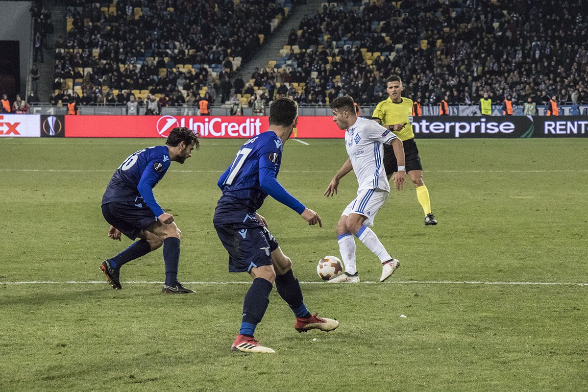 Во втором тайме бело-синие выглядели более уверенно, но забить им так и не удалось Во втором тайме бело-синие выглядели более уверенно, но забить им так и не удалось