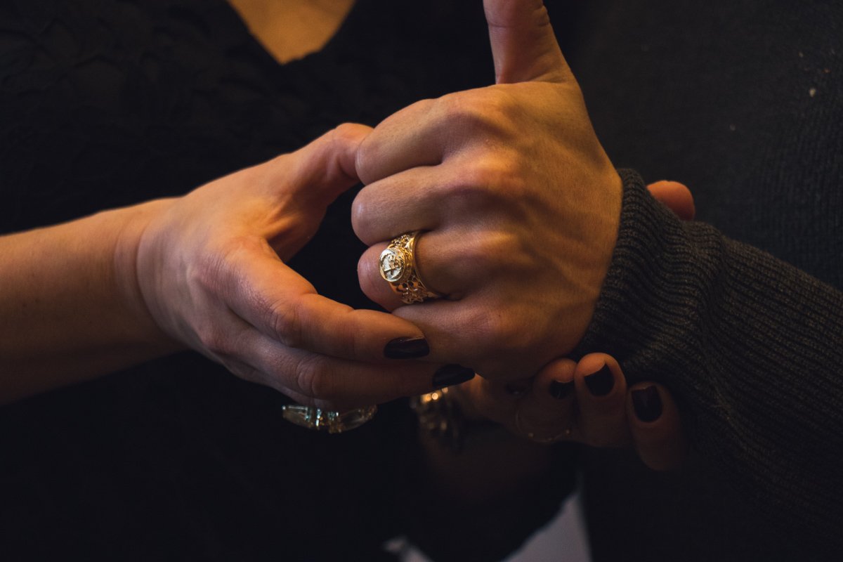 Для обладателя олимпийского золота ювелиры специально изготовили золотой перстень