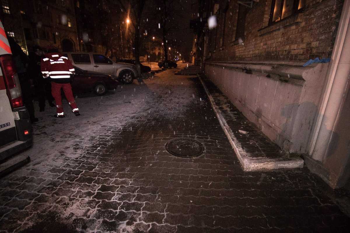 На Подоле убили мужчину