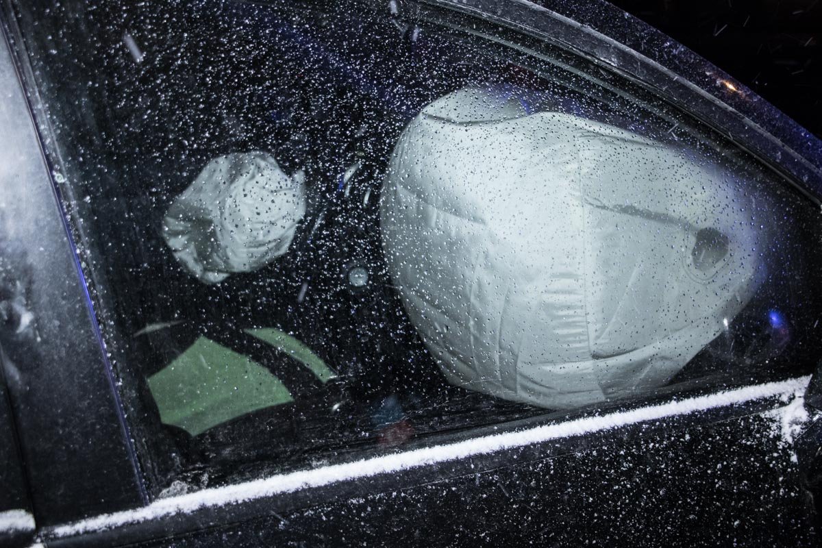 В обоих авто сработали подушки безопасности 