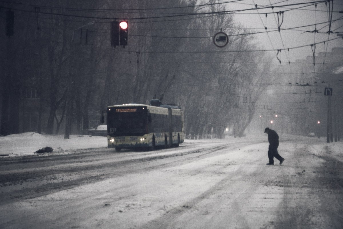 В такую невесеннюю погоду на улицу выбираться совсем не хочется 