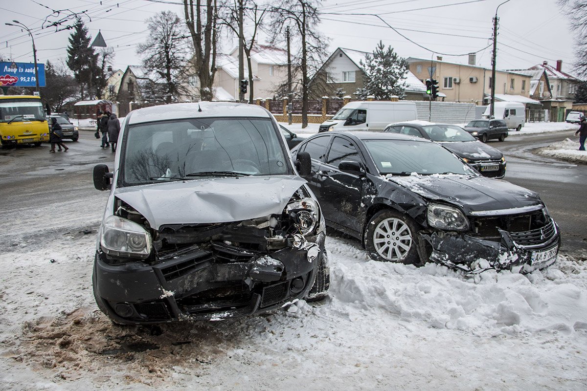 ДТП произошло на перекрестке улиц Даниила Щербаковского и Эстонской ДТП произошло на перекрестке улиц Даниила Щербаковского и Эстонской