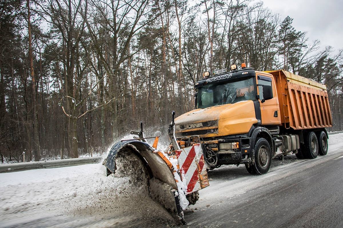 Киев засыпало снегом: с непогодой борются более трехсот спецмашин 1