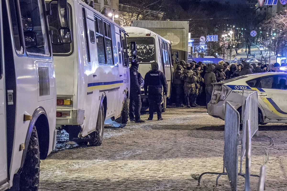 В Киеве сторонники Саакашвили не поделили сцену с полицией 4