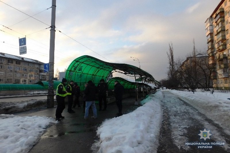 Грабителями оказались 35-летний киевлянин и 25-летний житель Запорожской области Грабителями оказались 35-летний киевлянин и 25-летний житель Запорожской области