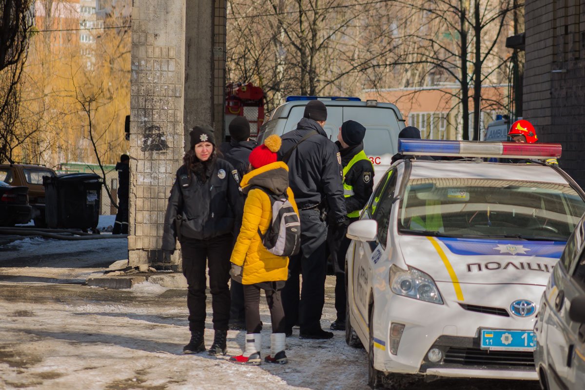 На месте работали патрульные и медики скорой помощи На месте работали патрульные и медики скорой помощи