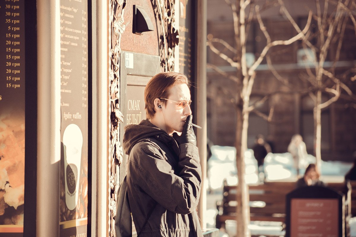 Скоро апрель, а курю все равно в одиночестве...