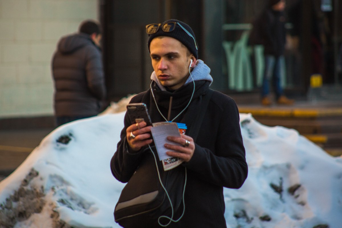 Аня... нет, Света... Как же ее зовут?