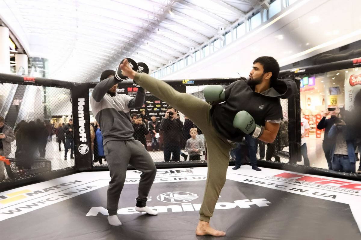 Обладатель титула WWFC в весе до 66 кг Хасан «Чёрный Волк» Асхабов