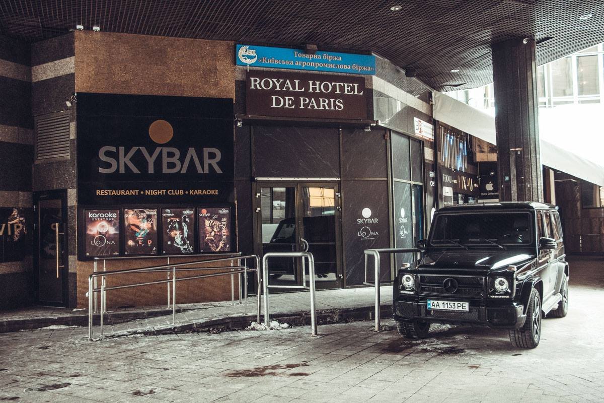 Предварительно известно, женщина работала уборщицей в гостинице Royal Hotel De Paris Предварительно известно, женщина работала уборщицей в гостинице Royal Hotel De Paris