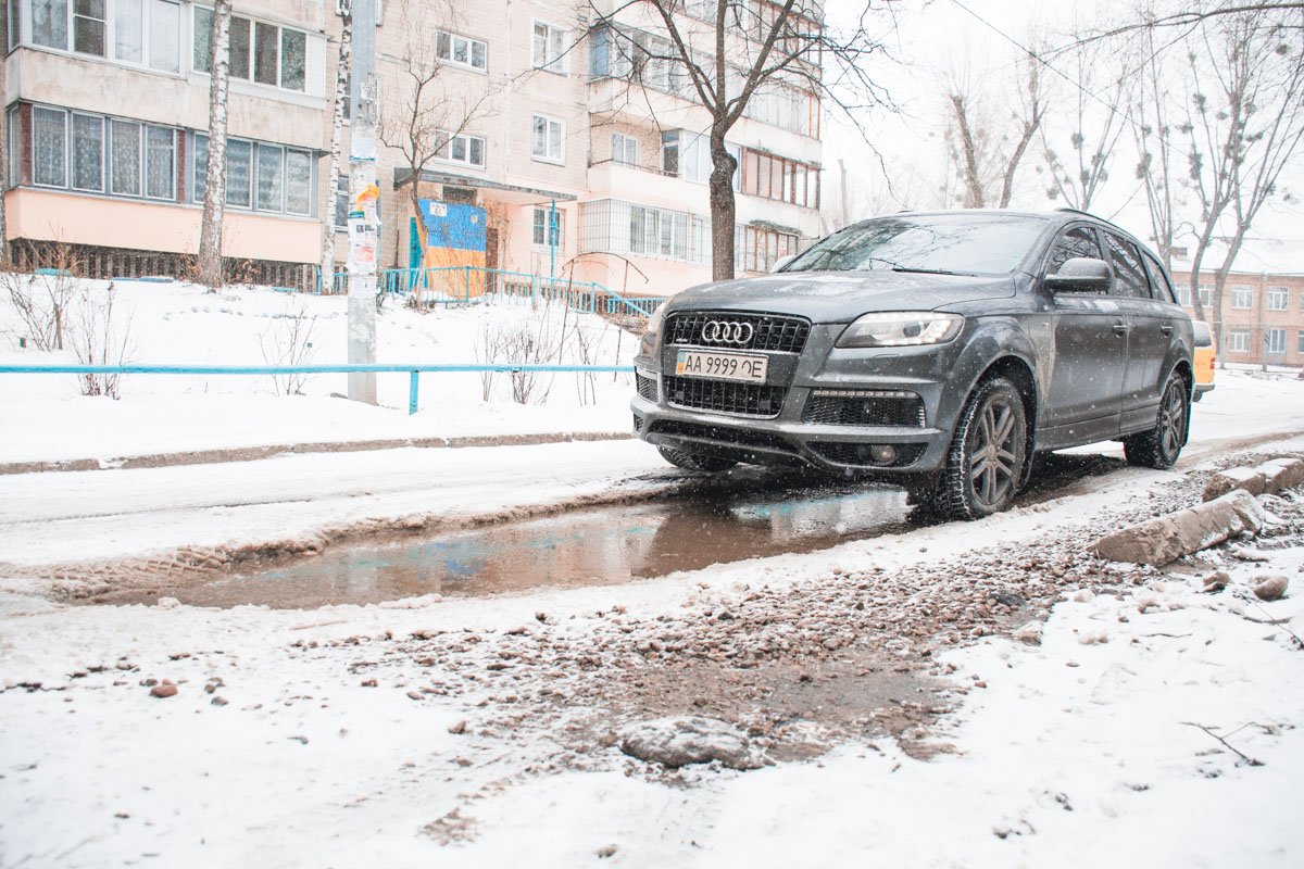 Некоторым автомобилям эти ямы не помеха Некоторым автомобилям эти ямы не помеха