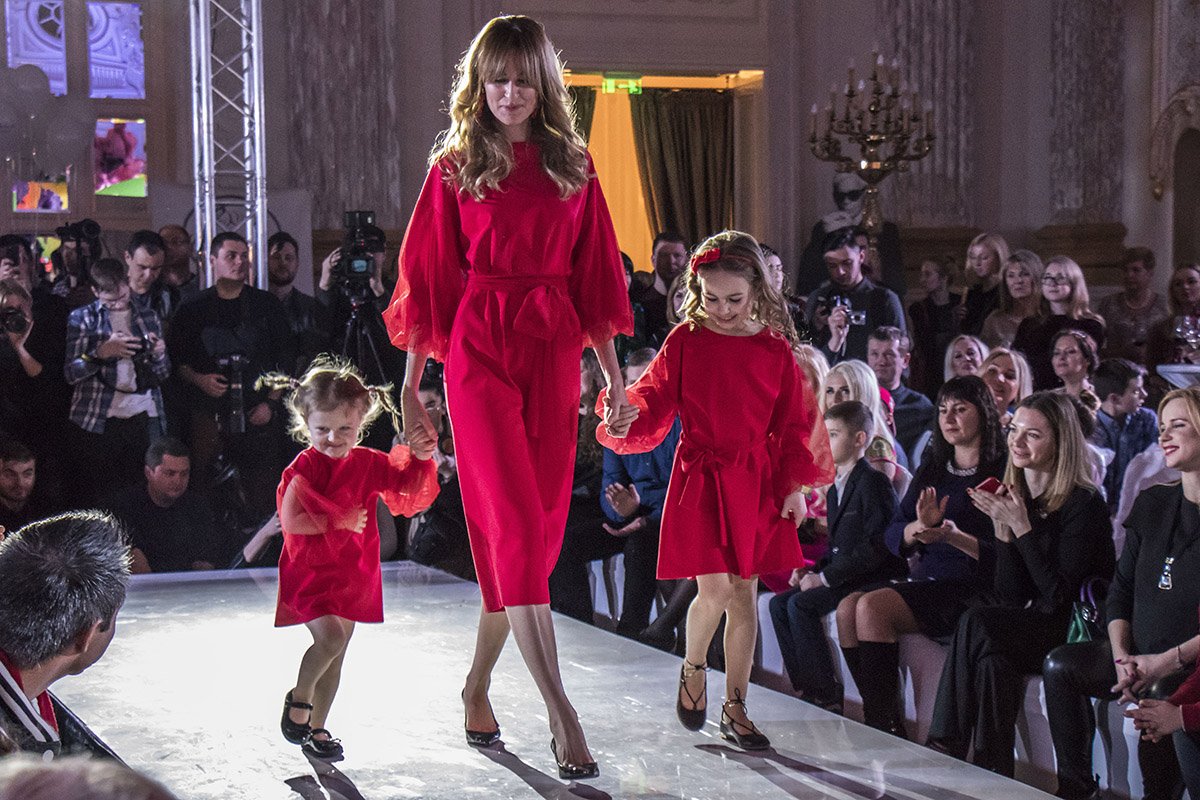 Наряда для стильных мамочек и их модных дочерей 