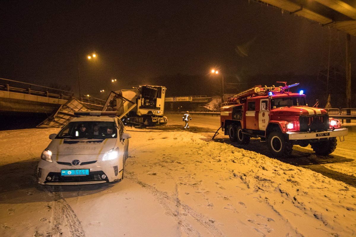ДТП произошло под Южным мостом