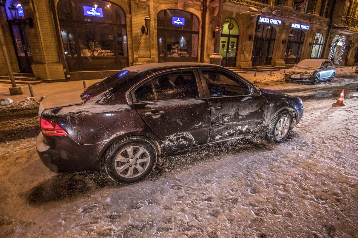 Пассажир с Kia была госпитализирована Пассажир с Kia была госпитализирована