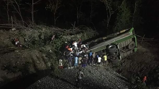 В ДТП на Филиппинах погибли 19 человек, еще 25 ранены В ДТП на Филиппинах погибли 19 человек, еще 25 ранены