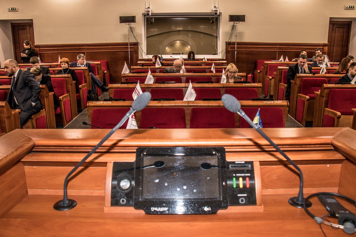 Круглый стол прошел в сессионном зале КГГА