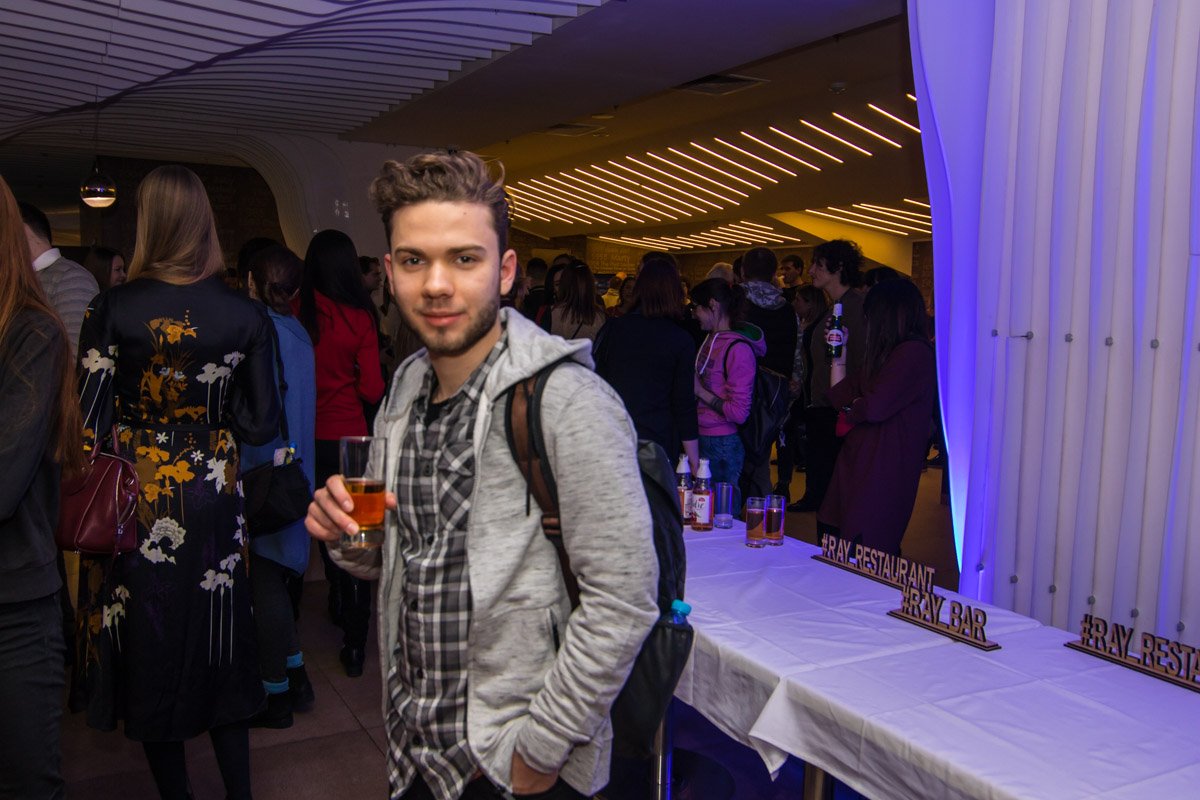 Певец Laud Певец Laud