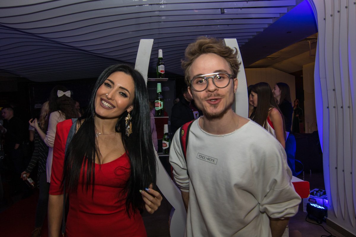 Аня Добрыднева и Вова Борисенко Аня Добрыднева и Вова Борисенко