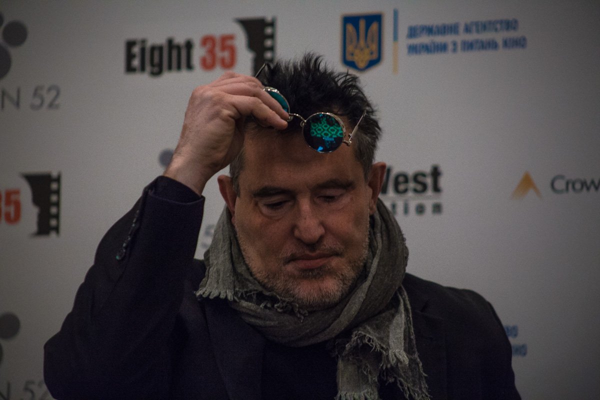 Режиссер и автор сценария фильма - француз Фредерик Петижан