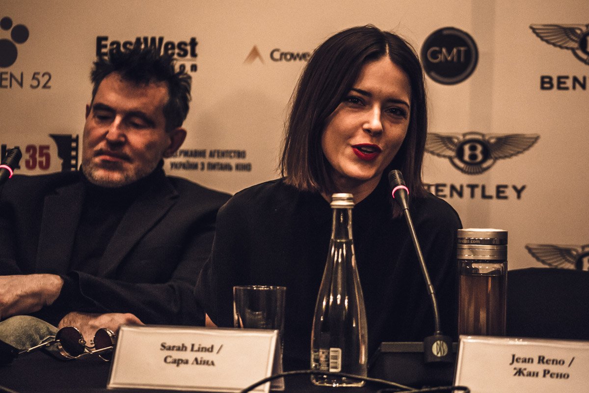 Сара Линд - канадская актриса, сыграла одну из главных ролей в фильме