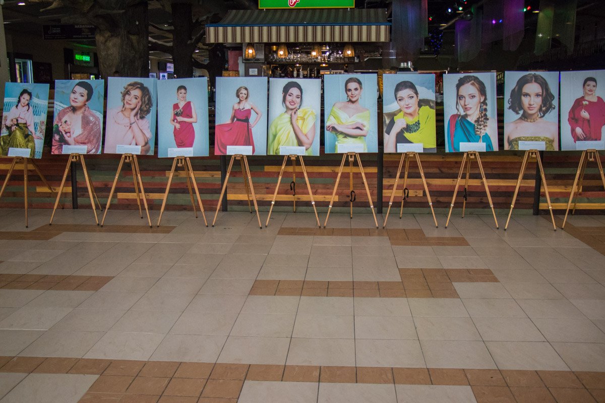 Выставка рассказывает о историей женщин, которые столкнулись с онкологией