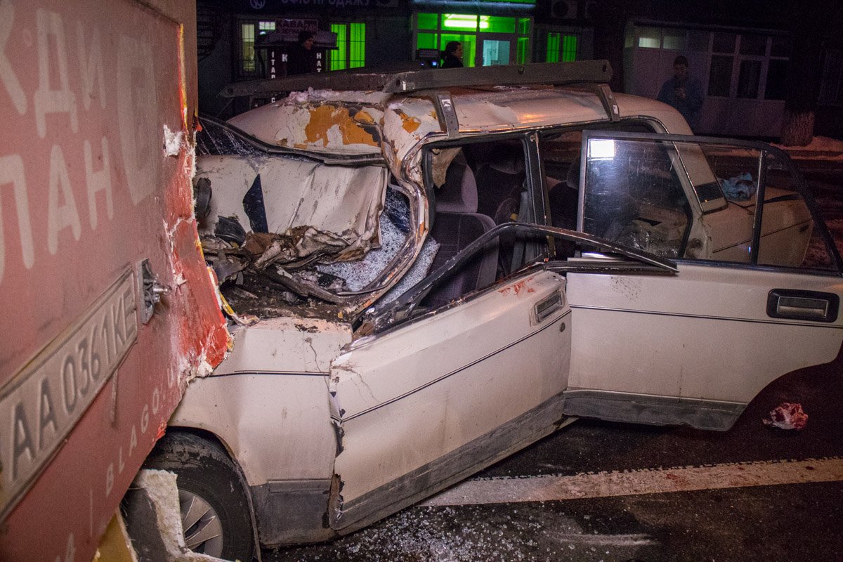 Водителя ВАЗ госпитализировали