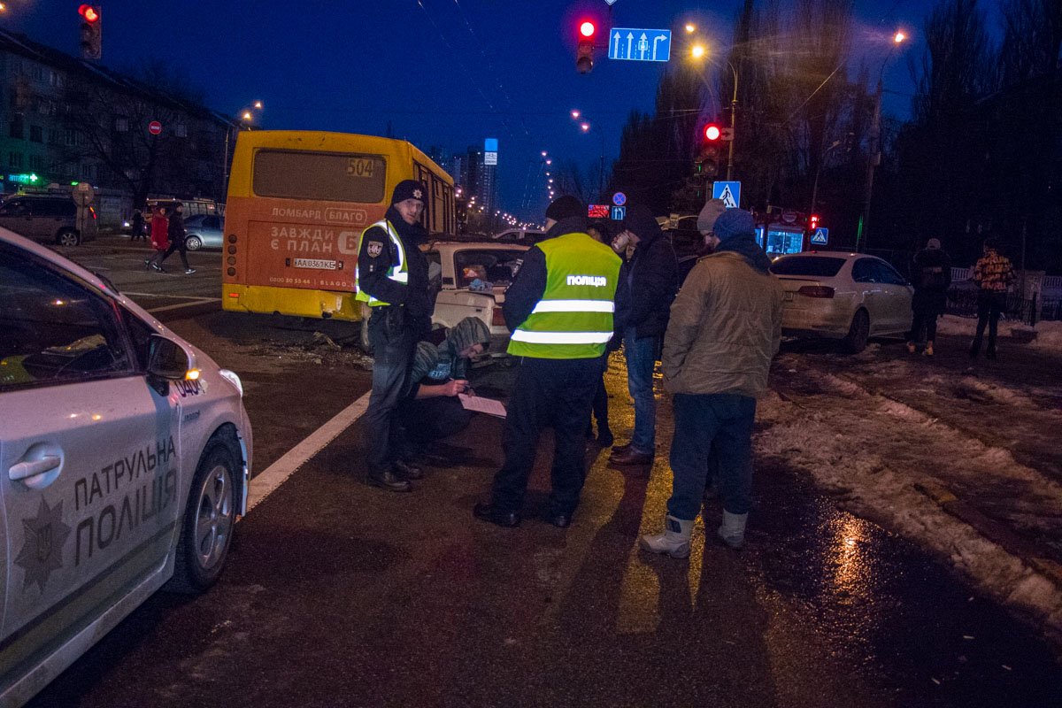 На месте работали скорая и полиция