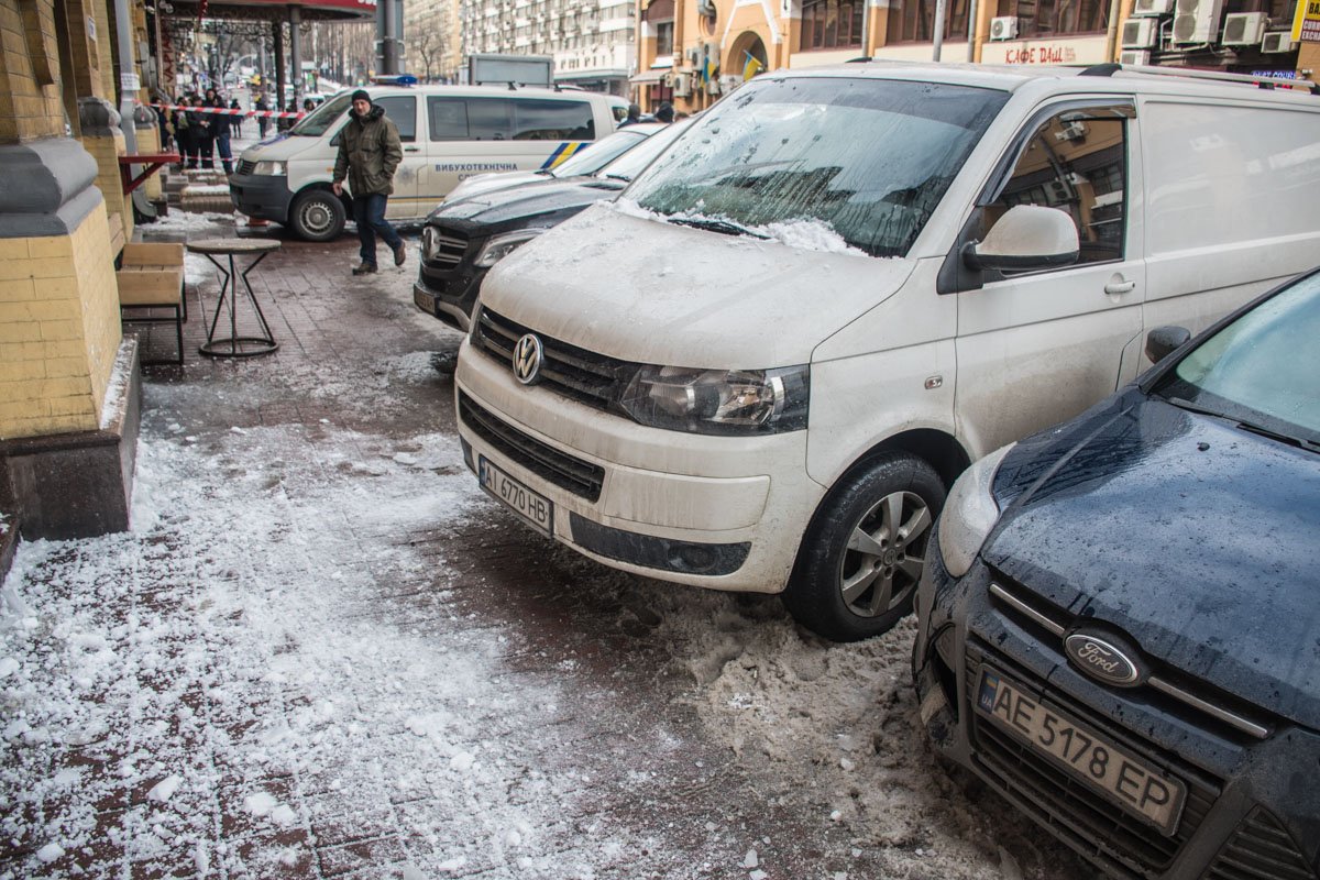 На место вызвали сотрудников полиции На место вызвали сотрудников полиции