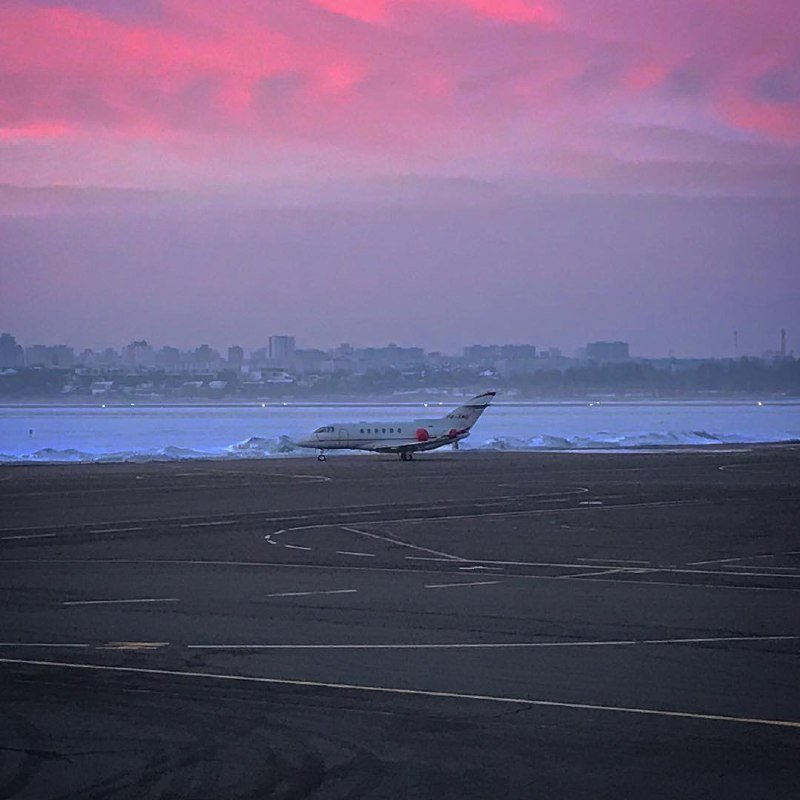 Аэропорты - самые романтичные места на планете. Фото Marc Raymond Wilkins