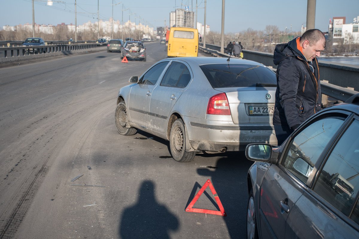 Рядом было второе ДТП. Водители разошлись по европротоколу Рядом было второе ДТП. Водители разошлись по европротоколу
