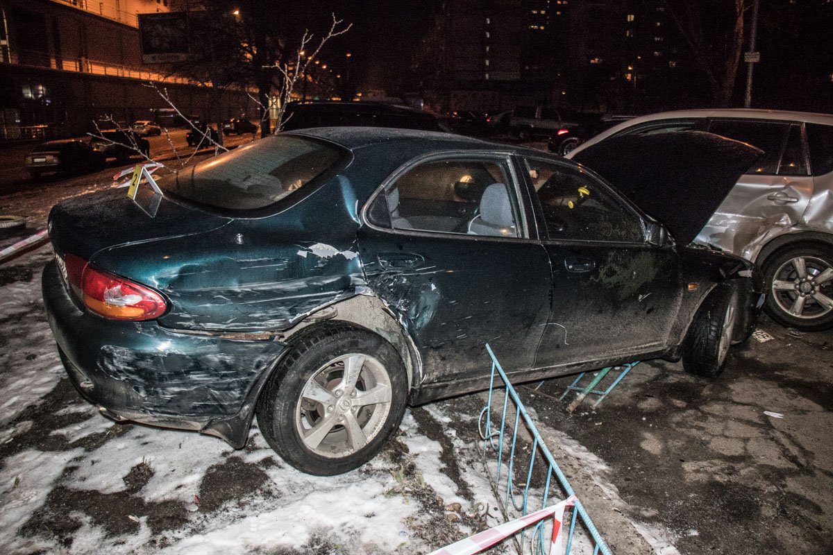 Внутри авто был ребенок Внутри авто был ребенок