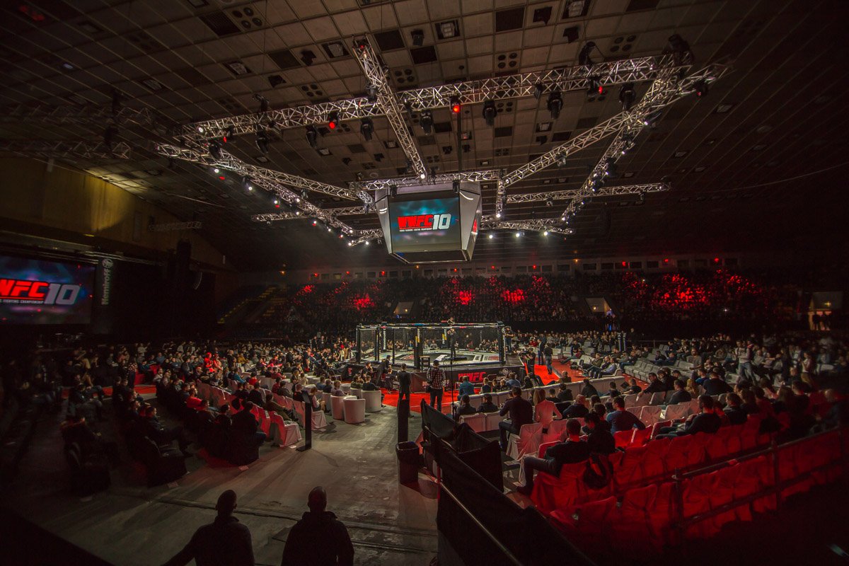 Во Дворце спорта Киева прошел международный профессиональный турнир по смешанным единоборствам WWFC 10
