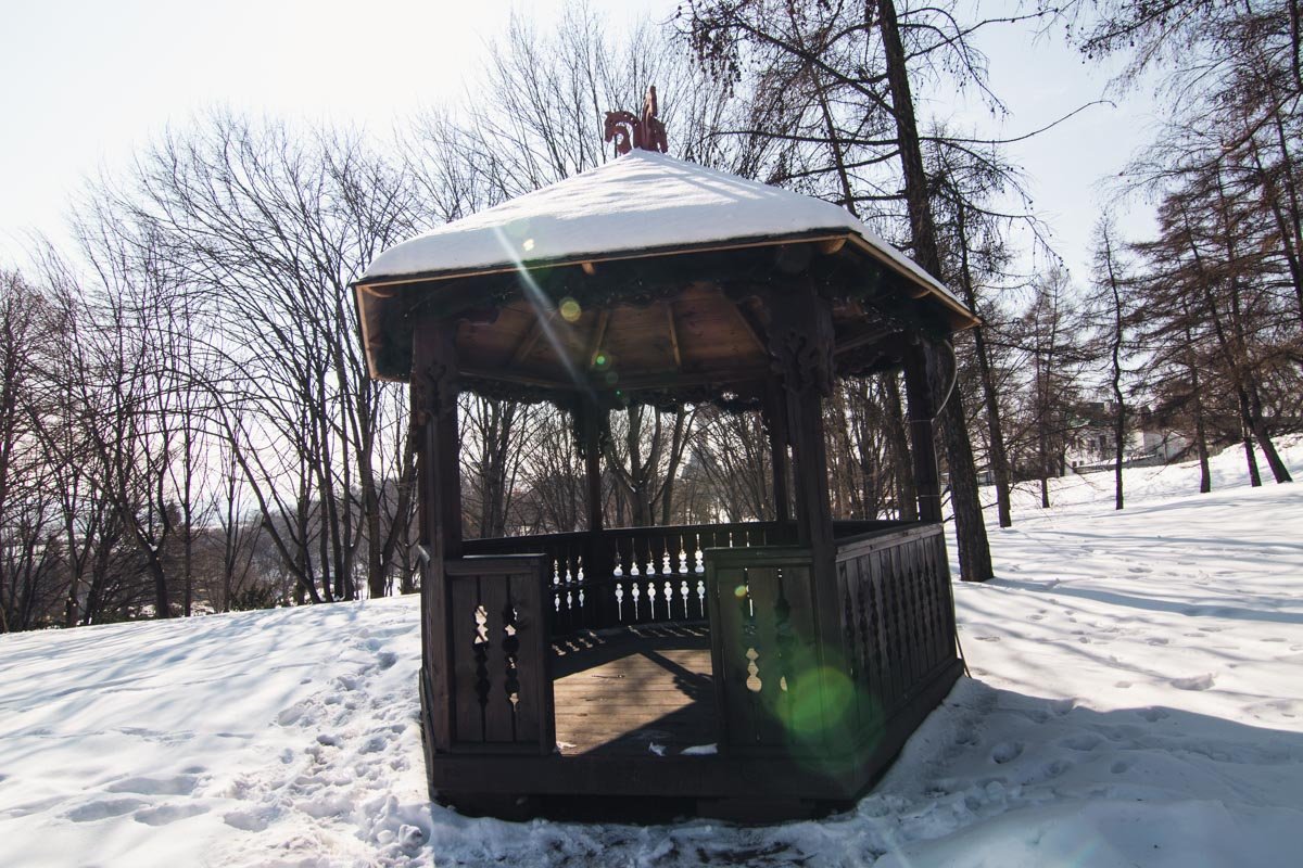 Сейчас в парке есть уютные беседки