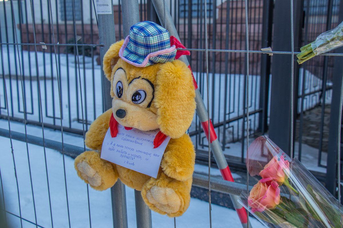 Жители Киева почтили память погибших в ТЦ «Зимняя вишня»