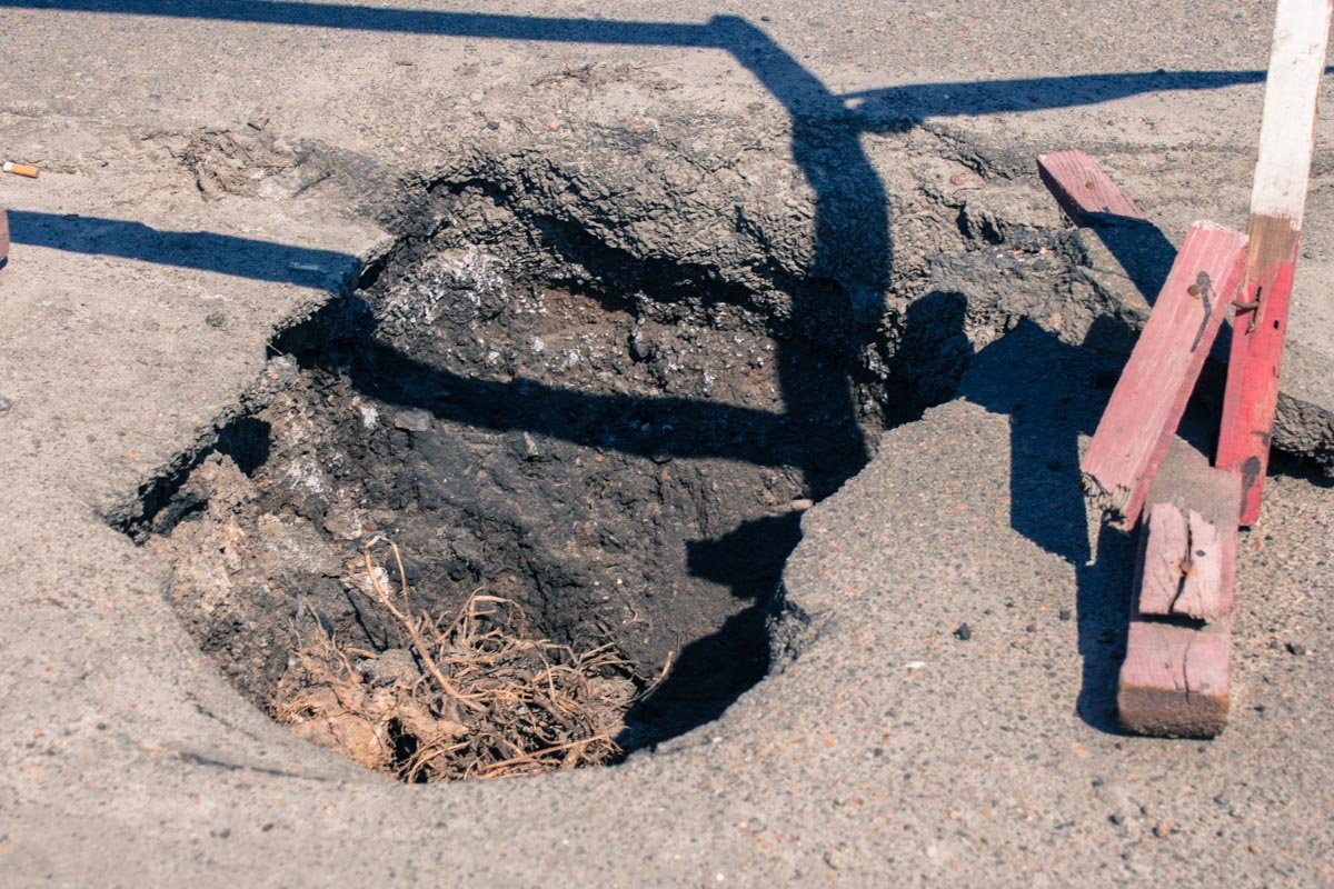 Теперь задача пешехода - не угодить в нее